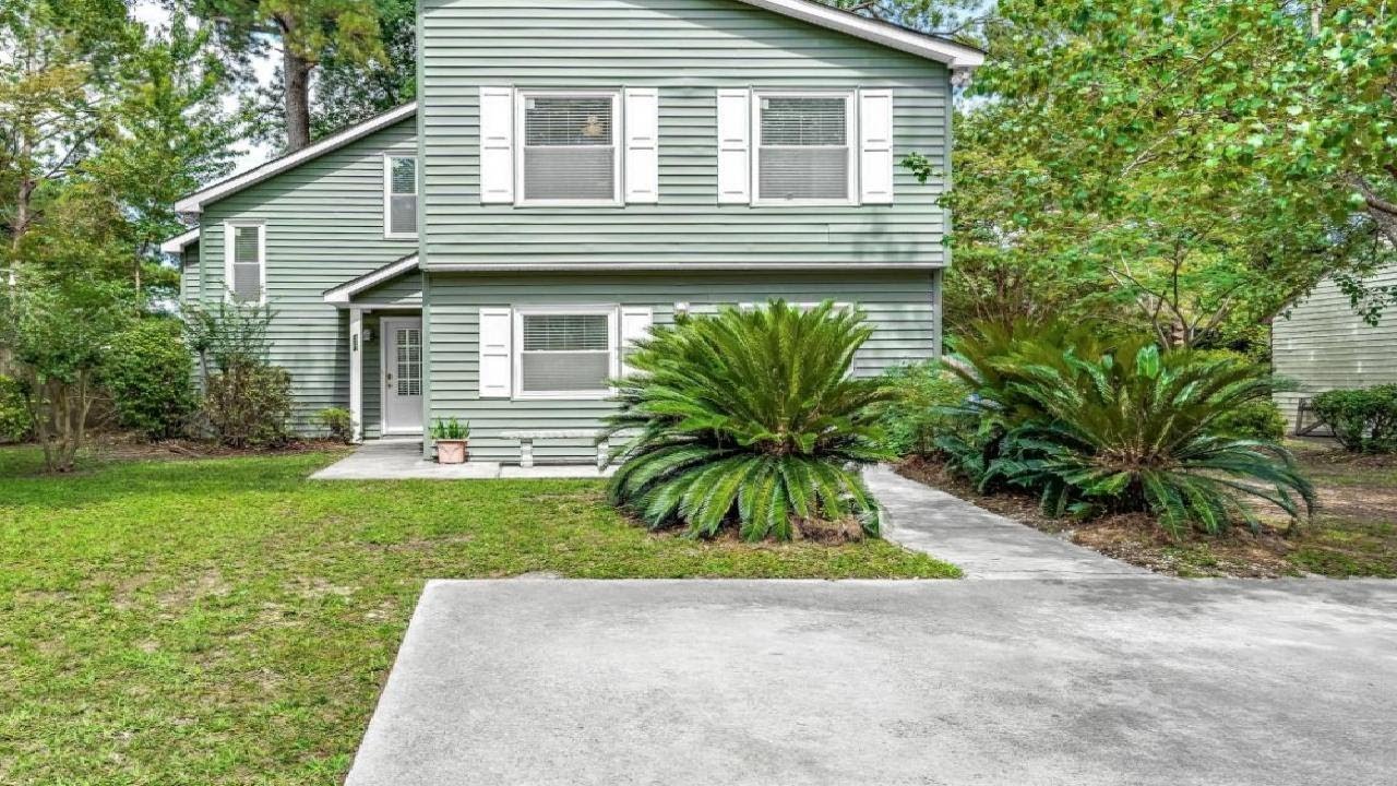 204 Basswood Avenue, Summerville, SC Presented by Shakeima Chatman