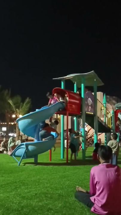 Suasana malam di alun alun kota Pasuruan