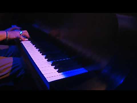 "Interlude 6" (Mannheim Steamroller) Christopher-Joel Carter, Piano