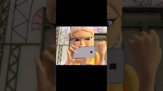 Chloé Thought She Could Record The Moment Socqueline Had Other Plans.