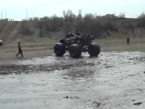 Derek Anson in Heavy Hitter jumpin over the mud pit!
