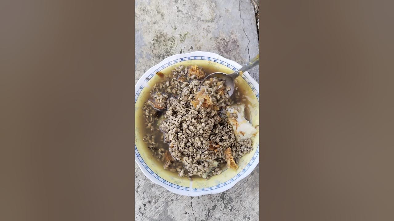 Lontong Kupang adalah makanan khas Surabaya yang terdiri dari Kupang atau kerang kecil dan lontong Lontong Kupang adalah makanan khas Surabaya yang terdiri dari Kupang atau kerang kecil dan lontong