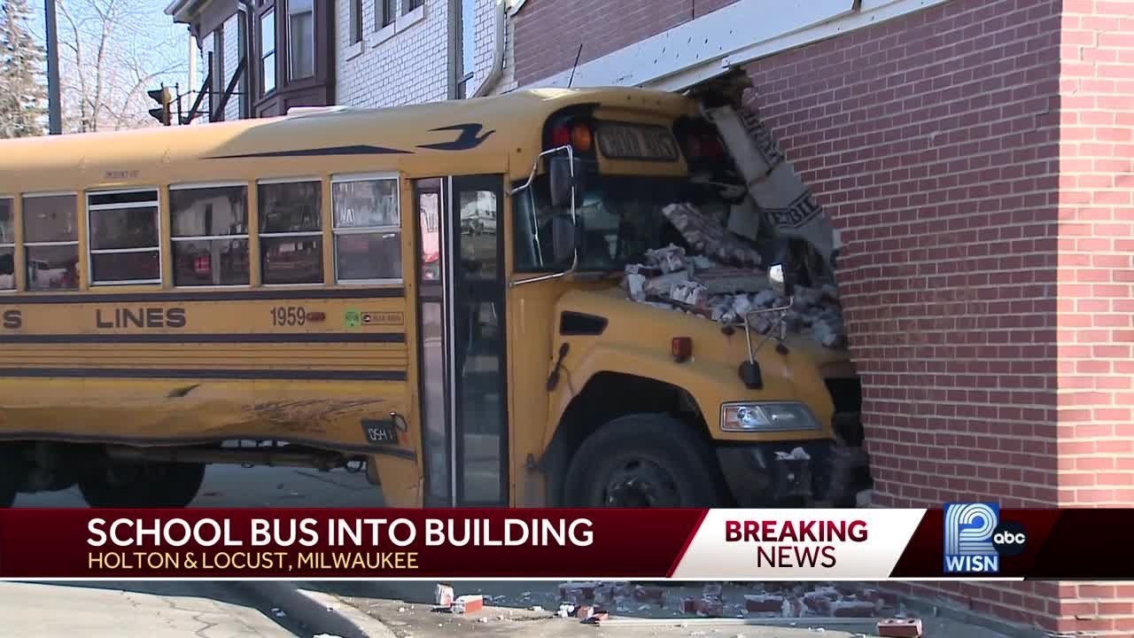 School bus slams into building in Milwaukee - YouTube