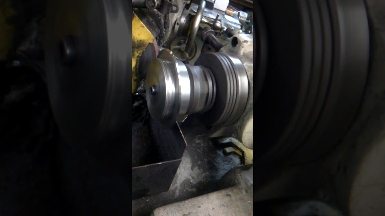 Sharpening Slitter Knives on a Cincinnati Industrial grinder. YouTube