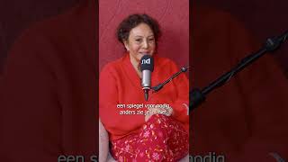 Download Lagu 'Ze schaamt zich voor haar naakte uiterlijk' MP3