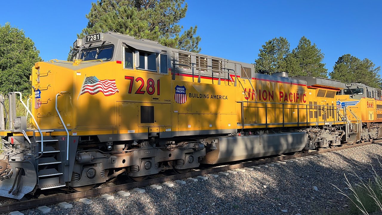 Clean UP 7281 Leads an Early Morning MNYPU Down the Colorado Joint Line ...