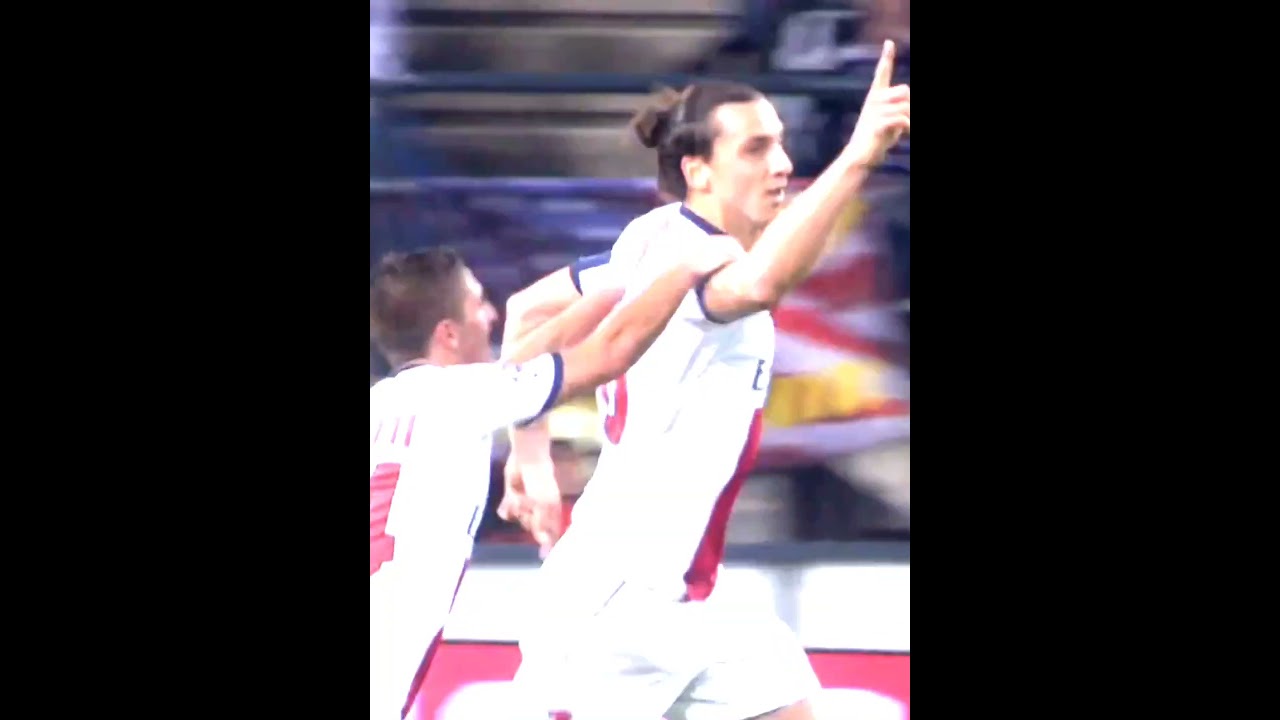 Shot power 99 😳🔥 #football #soccer #ibrahimovic