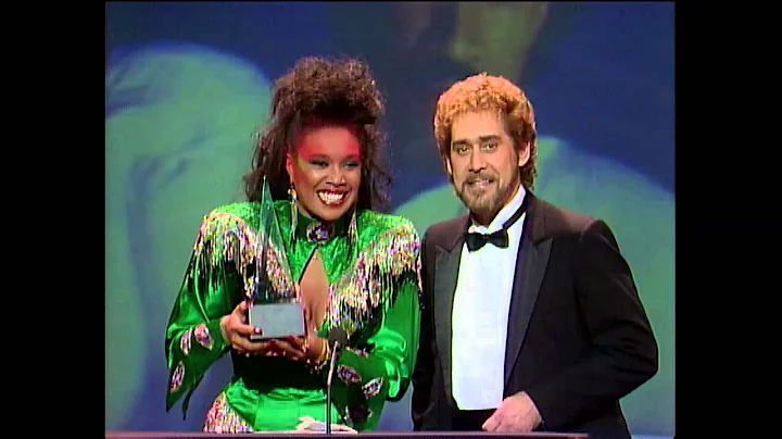 Lionel Richie Wins the Pop/Rock Single Video - AMA...