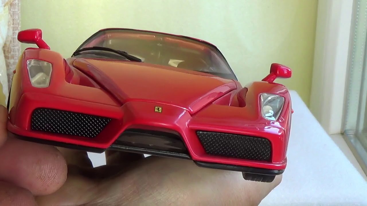 Xe mô hình FERRARI Enzo HOTWHEELS tỉ lệ 1:18