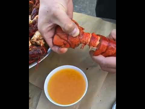 Video: Ali Red Lobster uporablja zamrznjenega jastoga?