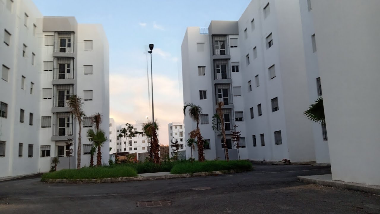 شقة للبيع بالتنازل 👍 قريبة لجميع المرافق 📢 ثمن مناسب 👑 فيه مفاهمة 🤲0649572273 ☎️