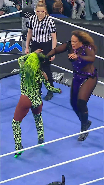 Naomi showed out against Nia Jax 😮‍💨