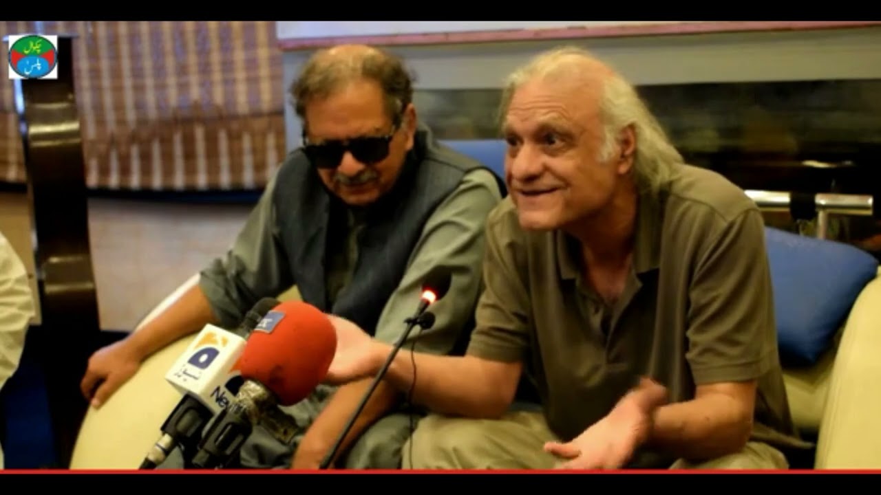 Sarmad Sehbai recites his ghazal    ہم میں ہے شاید کوئی محوِ سفر سب سے الگ