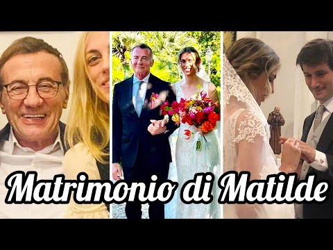 Video Michele Cucuzza accompagna allaltare sua figlia Matilde: visibilmente emozionato in foto