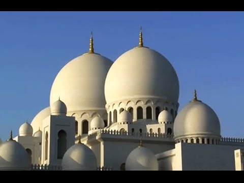 The Shaikh Zayed Grand Mosque in Abu Dhabi