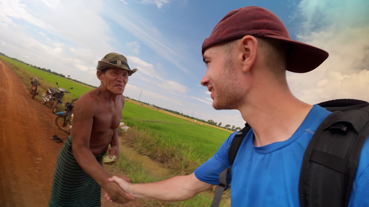 Я этого не ожидал на камбоджийской проселочной дороге 🇰🇭