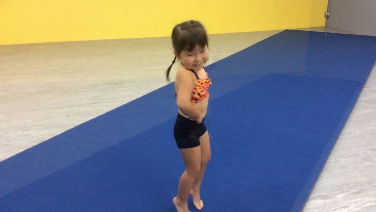 Chacha Shen - "Chacha-ography" CARTWHEEL (4 year old)