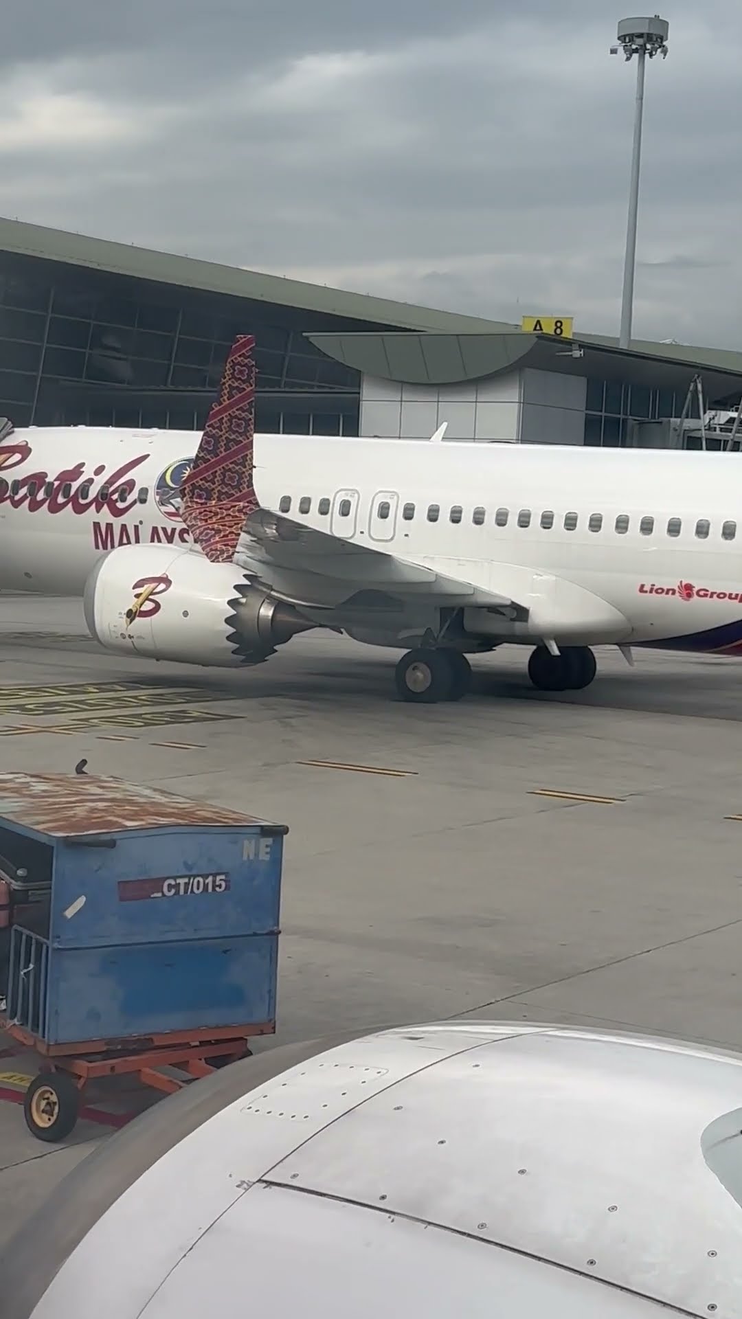 Plane Dumps Garbage || ViralHog