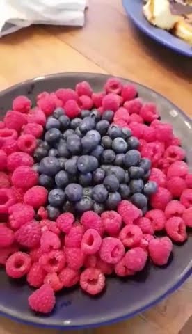 BLIEBERRIES AND RASPBERRIES #asmr #fruit #satisfying #berries # ...