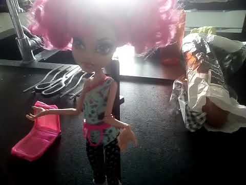 Relooking Dolls #2 : Encore un massacre capillaire 😨