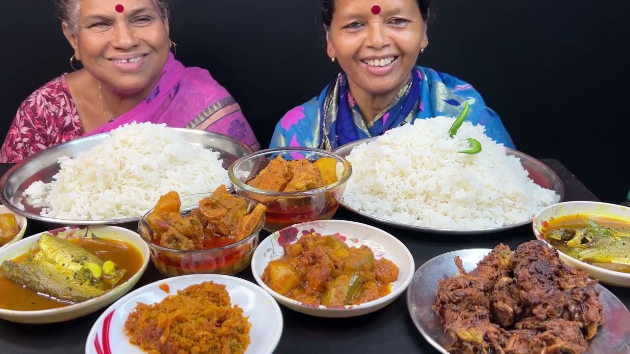 BIGBITES, EATING RICE WITH GONDHORAJ CHICKEN, LOTE JHURI, POTOL CHINGRI, PARSHER JHAL,.।।