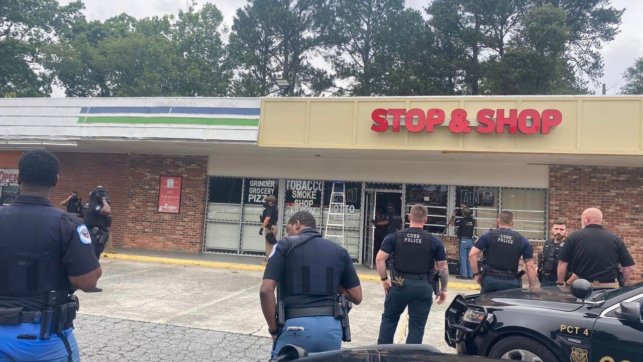 SWAT standoff over, suspect in custody after alleged burglary in Cobb ...