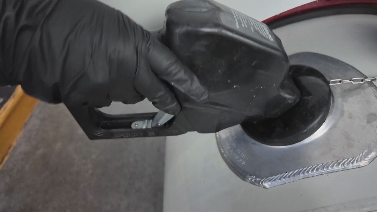 Drivers frustrated by gas prices ahead of Memorial Day holiday - YouTube