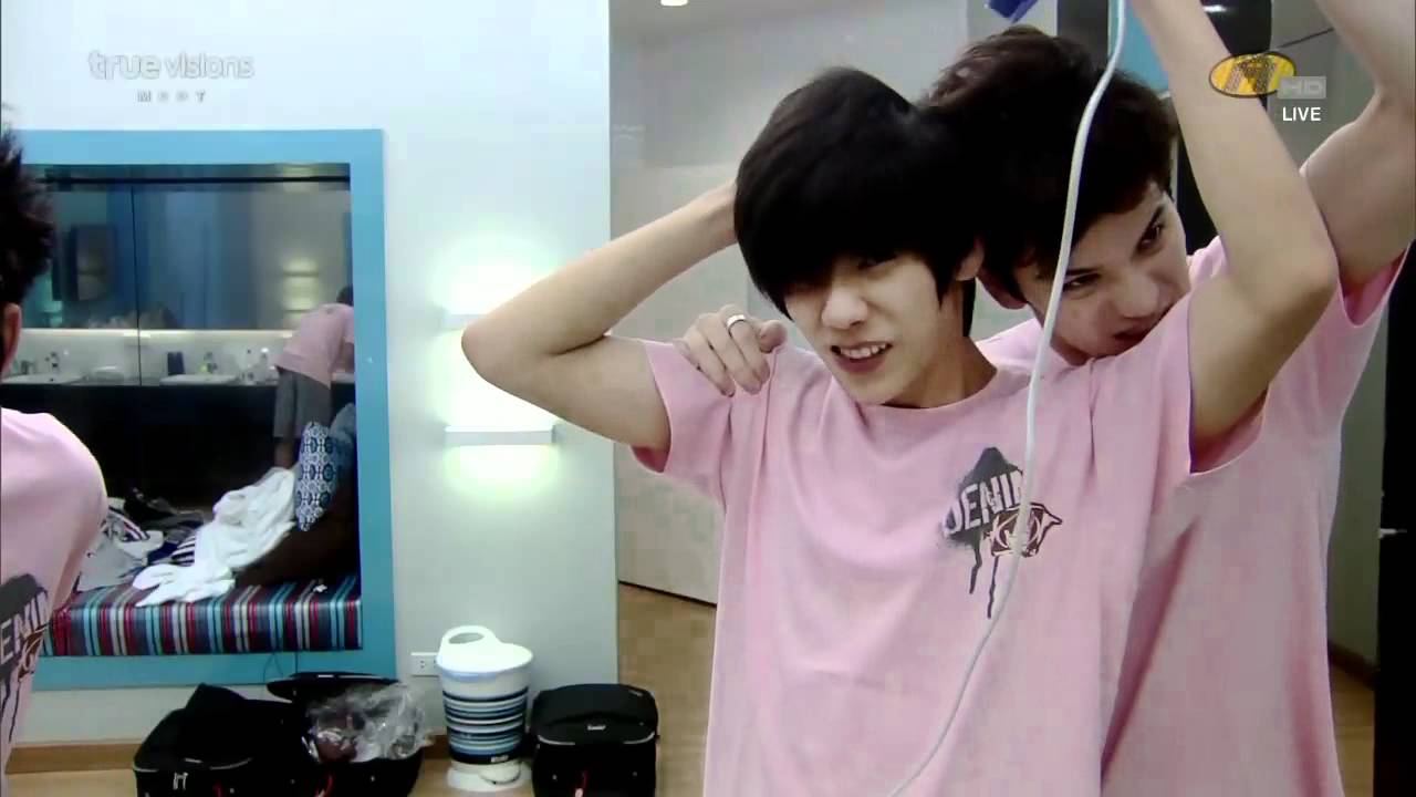 AF8 เต๋าคชา หัวชนเป่าผม