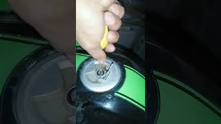 Qué Fácil Es Quitarle El Tapón De La Gasolina O Una 150Z