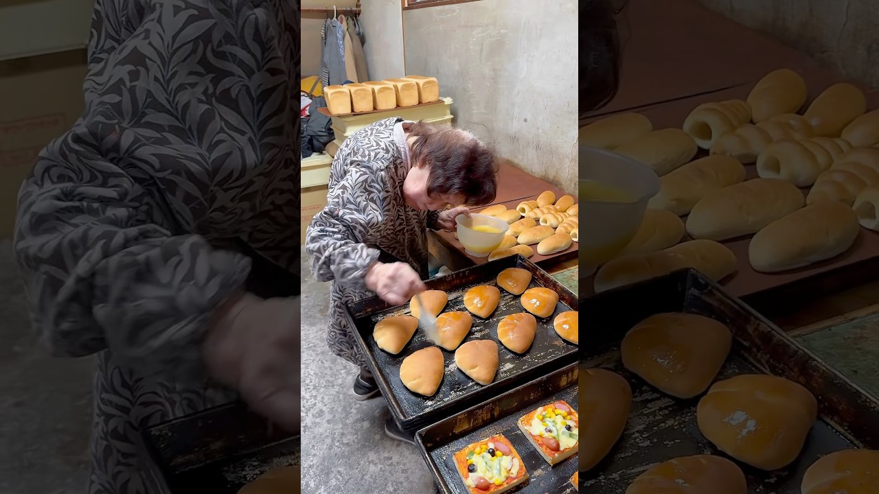ゆりこおばあちゃんが作る100円惣菜パン