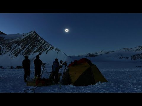 Полное солнечное затмение для пингвинов