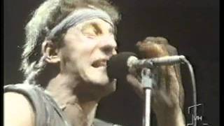 Video thumbnail of "born in the usa & cover me - bruce springsteen"
