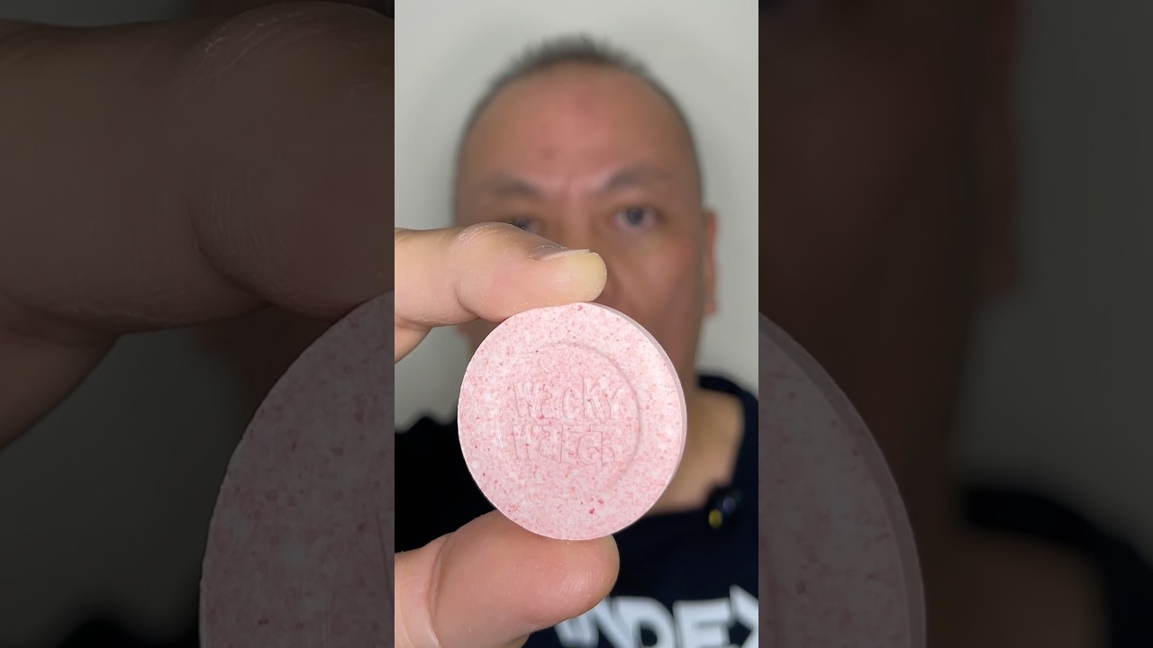 👂ASMR LEAF WACKY WAFERS CRUNCHY CANDY STRAWBERRY FLAVOR EATING SOUNDS👂