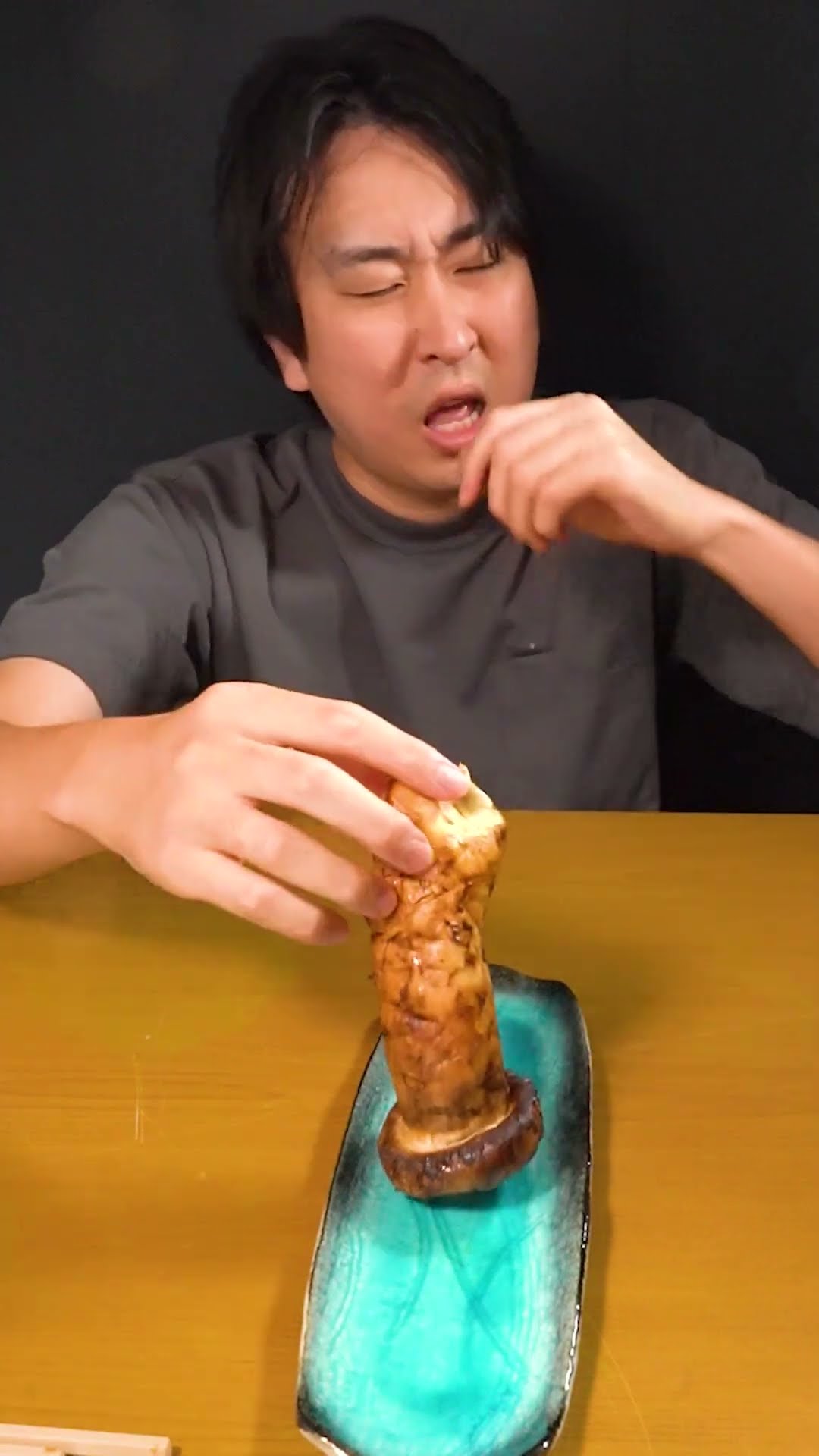 巨大松茸の一本焼きがうますぎる！