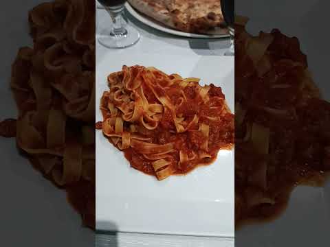 TAGLIATELLE AL RAGÙ.CHE