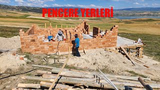 YENİ EVİMİZİN PENCERE YERLERİNİ BELİRLEDİK DUVARLARIMIZ YÜKSELİYOR