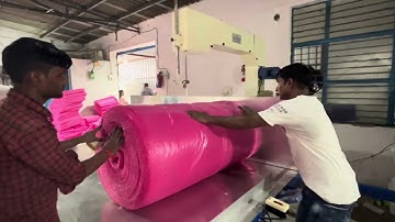 Vertical foam cutting machine