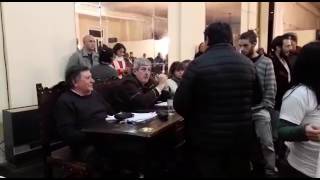 Convulsionada sesión en el Concejo Deliberante