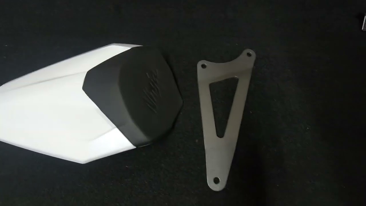 ZX4RR 40TH ANNIVERSARY EDITION SEAT COWL AND EXHAUST HANGER - YouTube