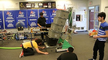 Tote stacking mechanism