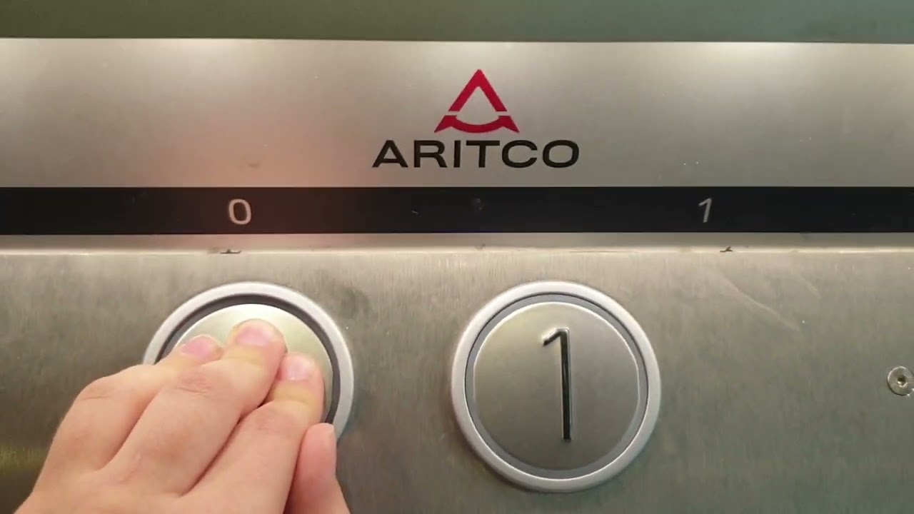 Lift station Amsterdam Centraal 3