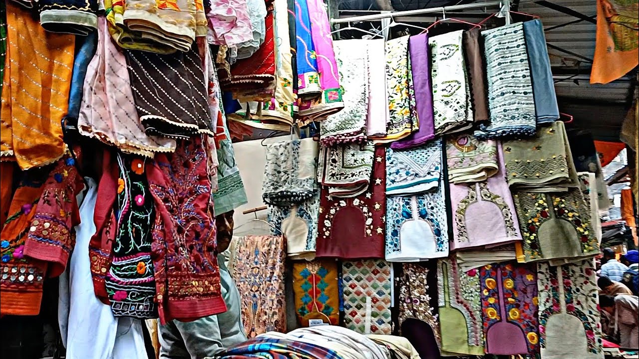 अमृतसर की सबसे सस्ती होलसेल कपड़ा मार्केट | Som Bazar Market | phulkari suit, lehenga, saree, gown