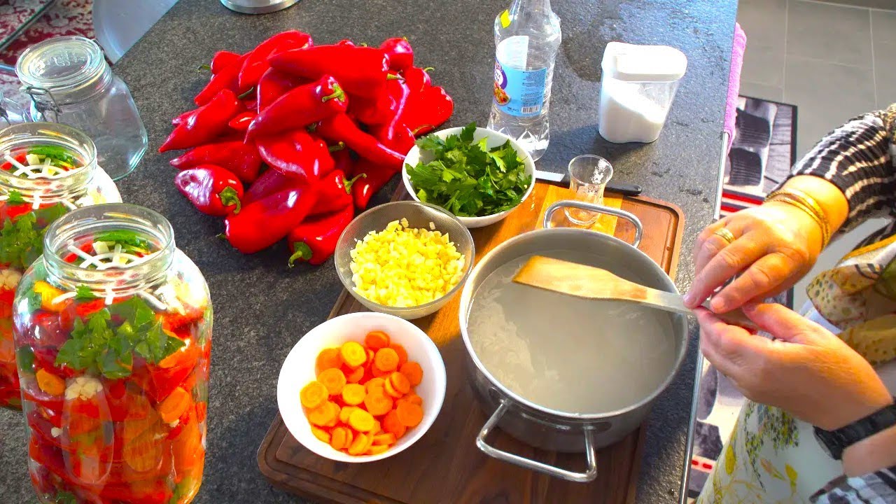 маринованный красный перец, сваренный в воде