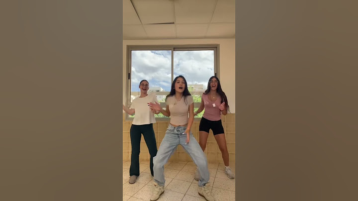 זה רק אני או ‏שמתאים לנועה טקה להיות מעצבת בגדים?😂😱