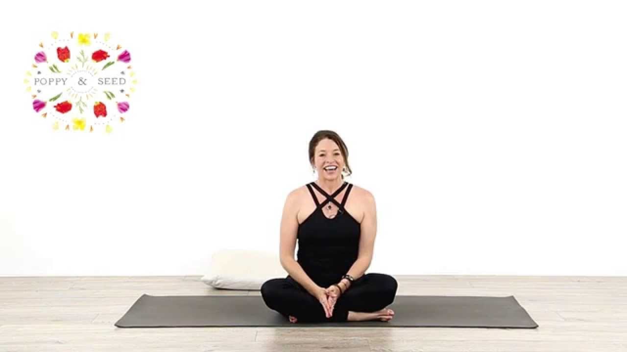 ⁣30 Minute Glowing Vinyasa Flow (Total Body Yoga Workout)