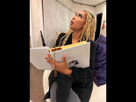 When Sarah catches Brock looking at old pictures and she shares her message from God!