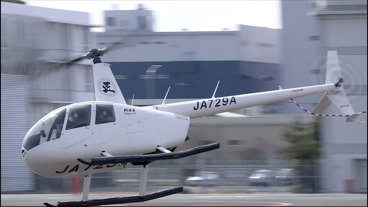 ヘリコプター】 満開の桜とRobinson R44 JA729A （エス・ジー・シー