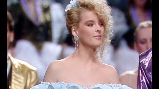 Iveta Bartošová, Karel Gott, Helena Vondráčková, Jiří Korn a další - Televizní ples (1989)