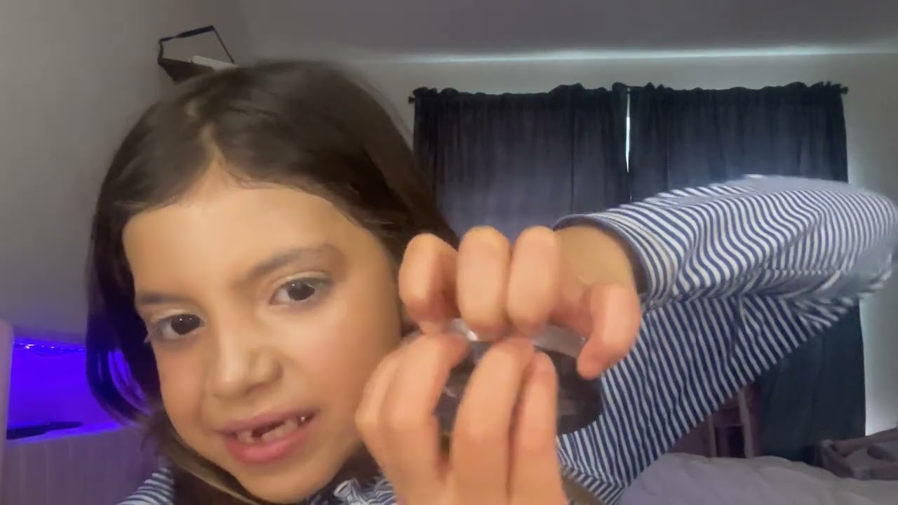 7 YEAR OLD MAKE UP TUTORIAL￼ -CALLIES VLOGS 