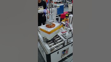 Automatic foam box sealing machine, the machine automatically realizes horizontal wrapping..